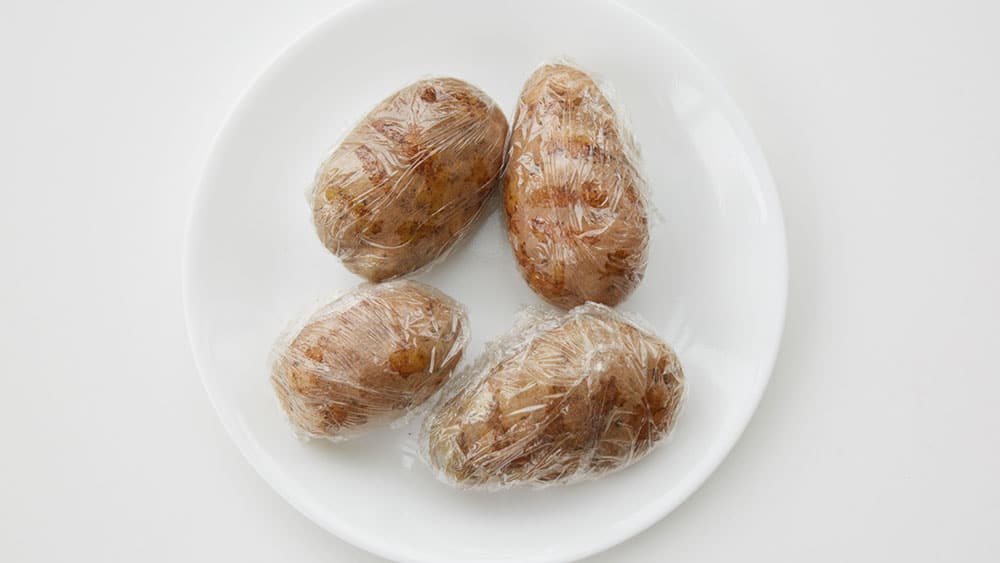https://www.pillsbury.com/-/media/GMI/Core-Sites/PB/PB/Images/everyday-eats/breads-sides/how-to-bake-a-potato-3-no-fail-methods/how-to-bake-a-potato-3-no-fail-methods_04.jpg